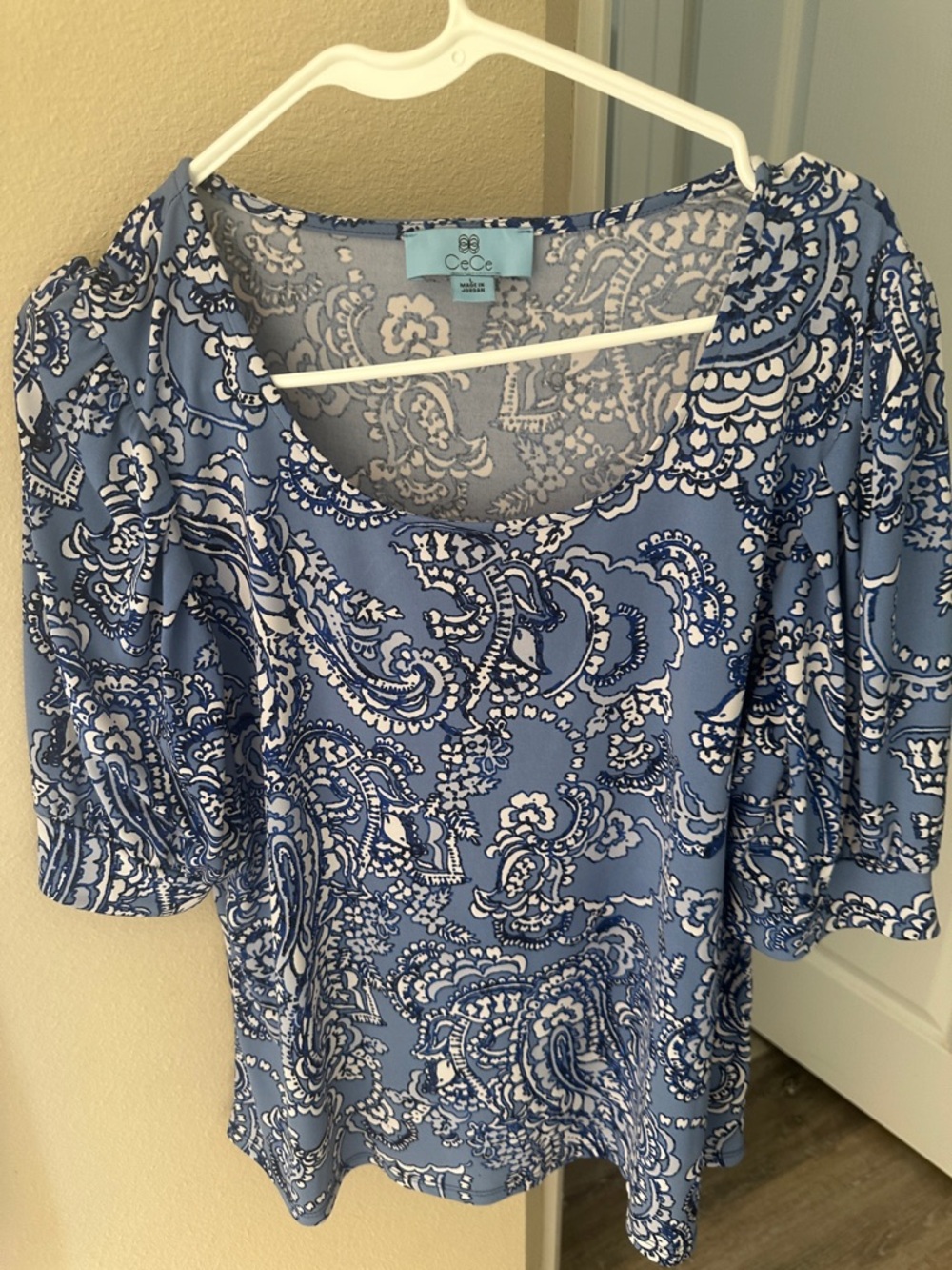 CeCe Blue and White Paisley Puff-Sleeve Blouse